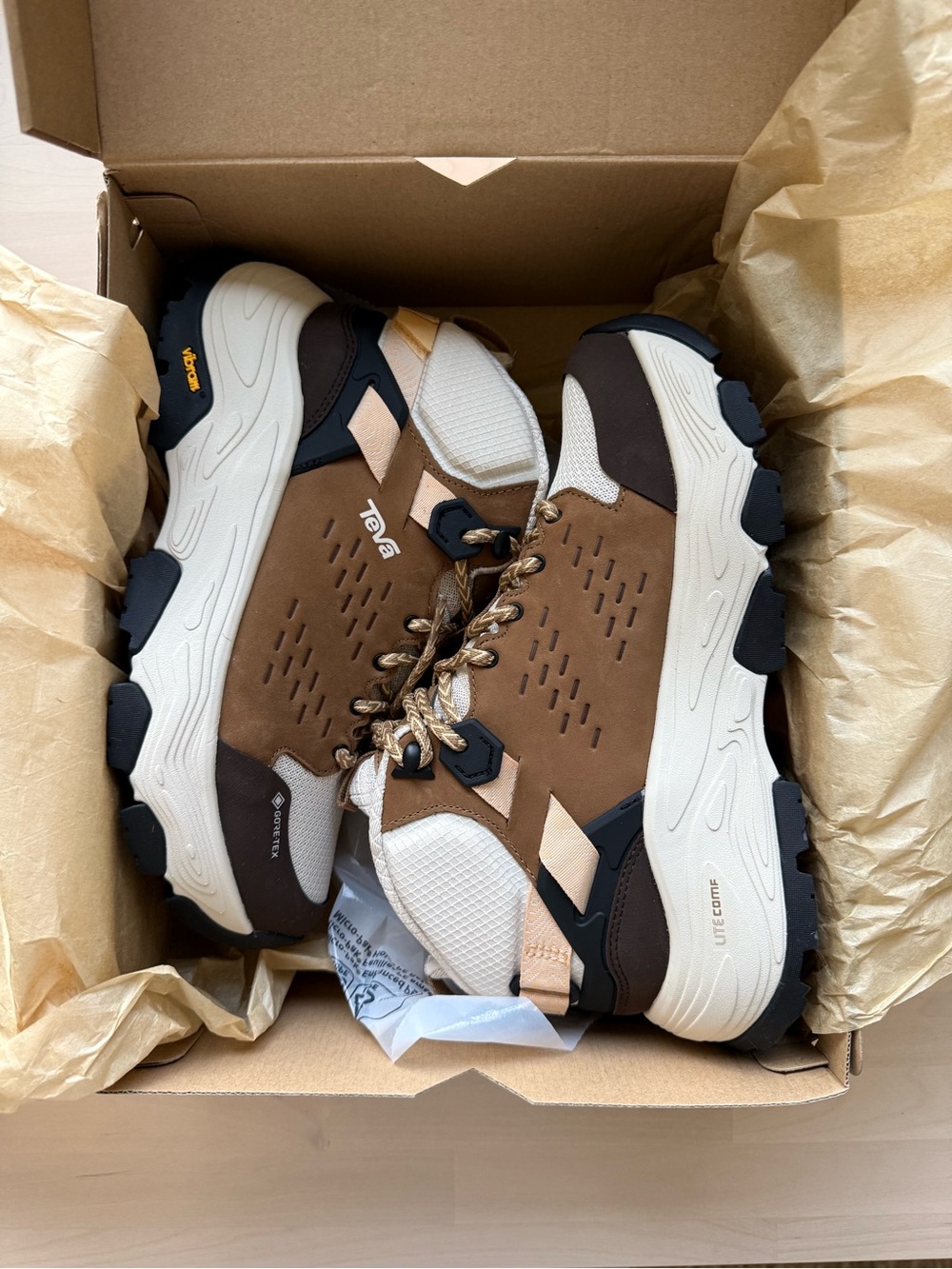 NWT Teva Women's Grandview Max GORE-TEX Hiking Boot - Size 8.5